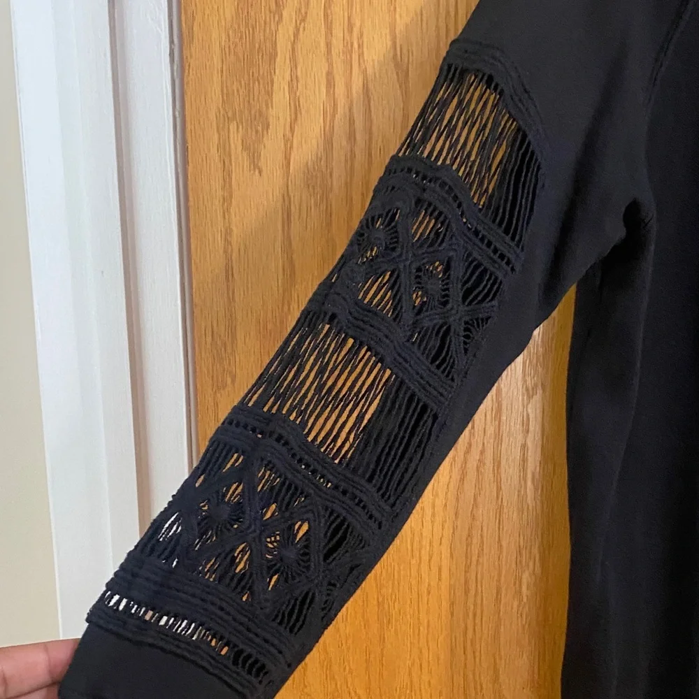 Pam & Gela Black Asymmetrical Relaxed Blouse - Picture 4 of 6